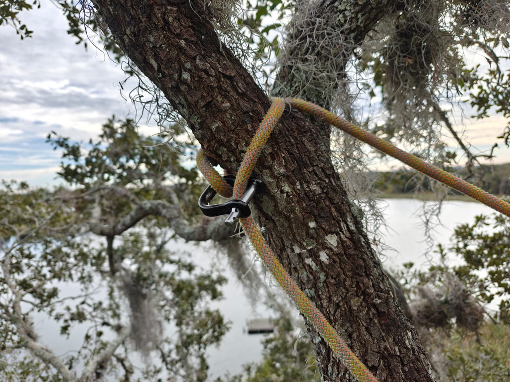 The Notch Quickie steel connector is a compact, CE-certified anchor and redirect device for arborists and climbers. Half the size of a carabiner — strong, safe, and versatile. 9