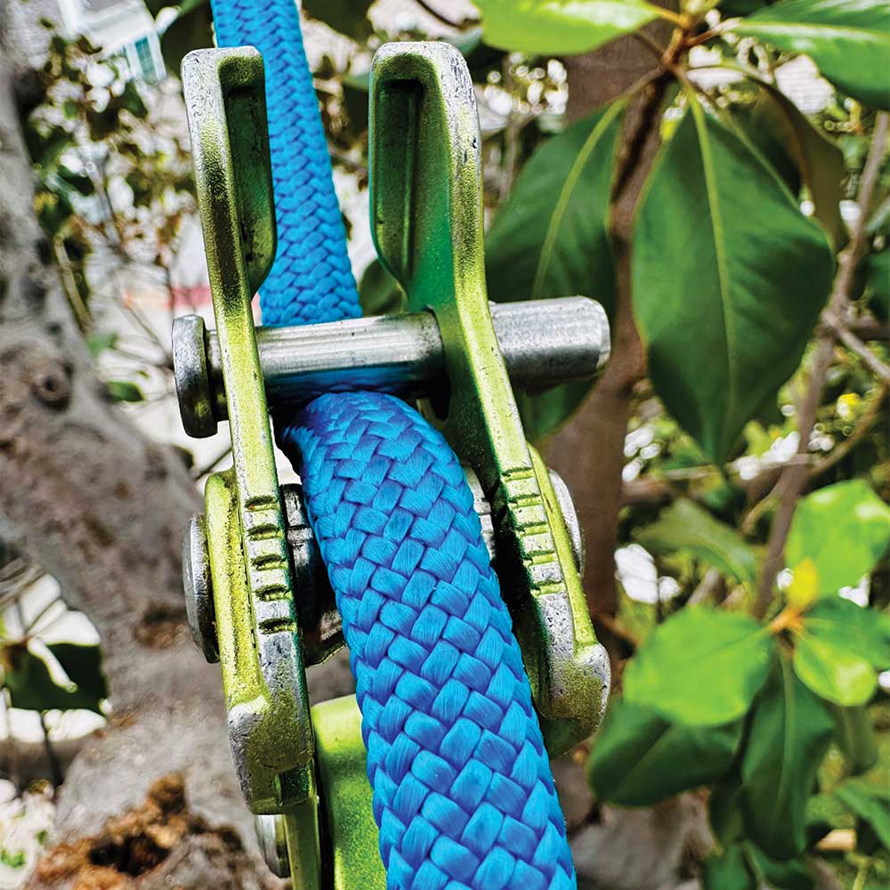 Yale Blue 32 arborist and industrial climbing rope. Available in 11.5mm and 11.7mm, 45m or 60m. Ideal for arborists, rope access, rescue, utilities and work at height. Shop Yale ropes at Cannings. 3